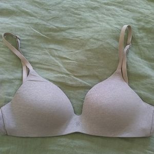Victoria Secret wireless bra 32B